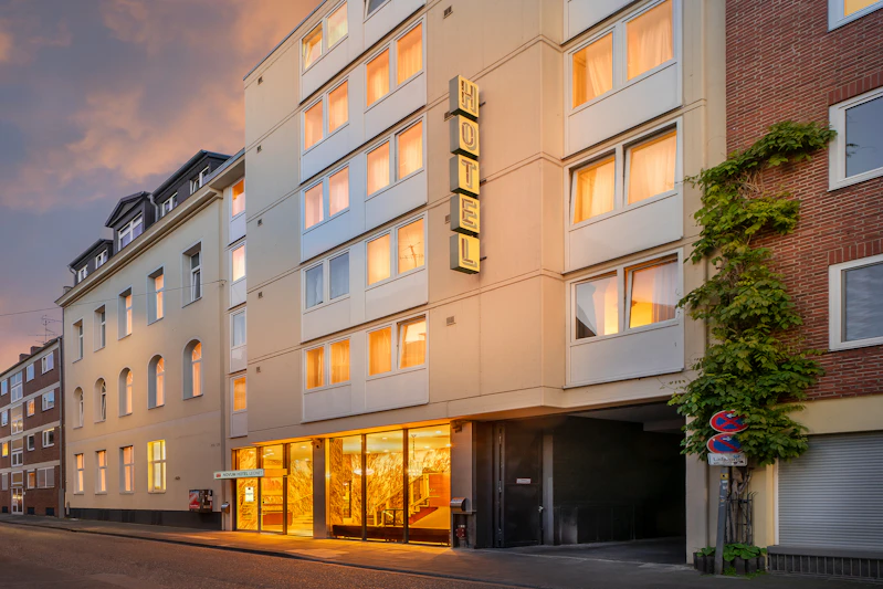 Außenansicht - Novum Hotel Leonet Köln